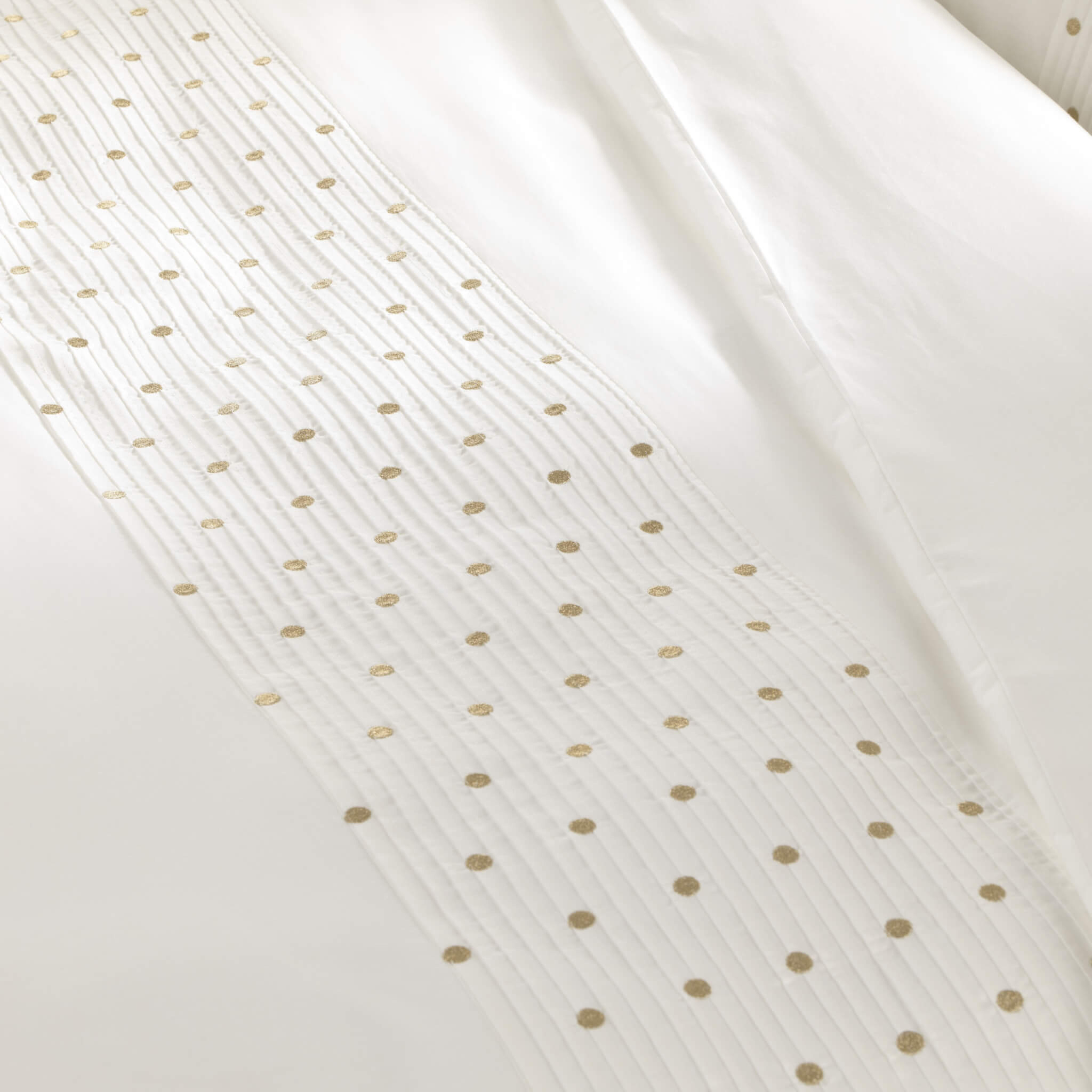 Housse de couette brodée plis religieuses blanc 240x220 cm - Conforama